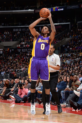 喀麦隆非洲杯大名单：姆伯莫领衔，巴索戈在列，奥纳纳无缘（喀麦隆非洲杯名单官宣：姆伯莫压阵，巴索戈入选，奥纳纳落选）