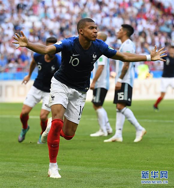 达洛特时隔19个月再度联赛破门，英超生涯首次在曼联主场进球（达洛特19个月后联赛再破门，英超生涯首度在老特拉福德建功）