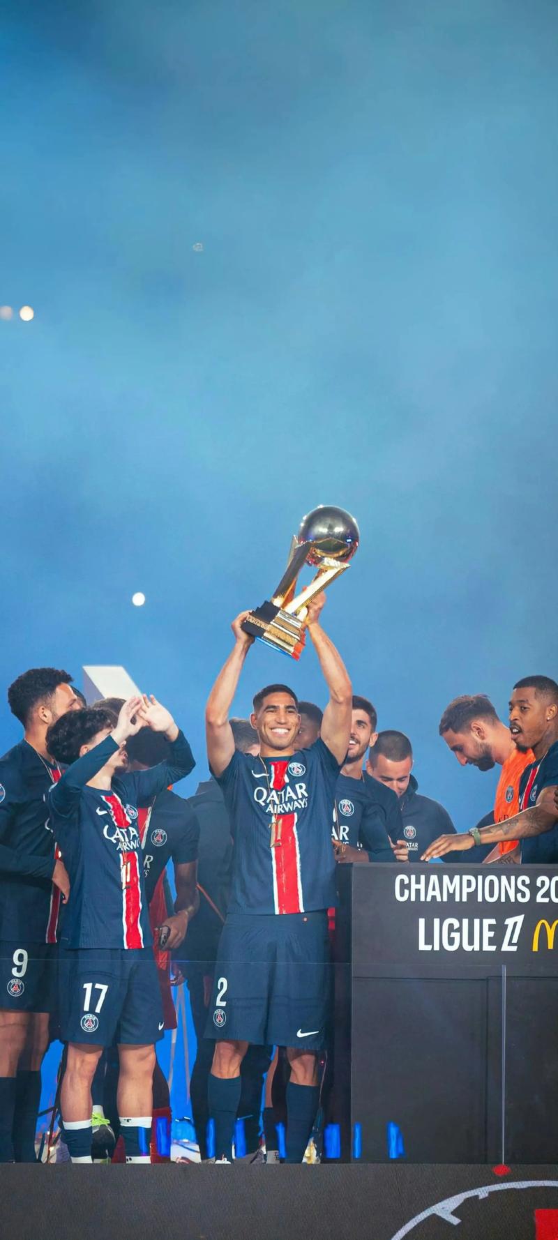 鹈鹕将围绕费尔斯、奎因重建，愿听取锡安、墨菲与琼斯的报价（鹈鹕重建围绕费尔斯与奎因，愿听取对锡安、墨菲、琼斯的交易报价）