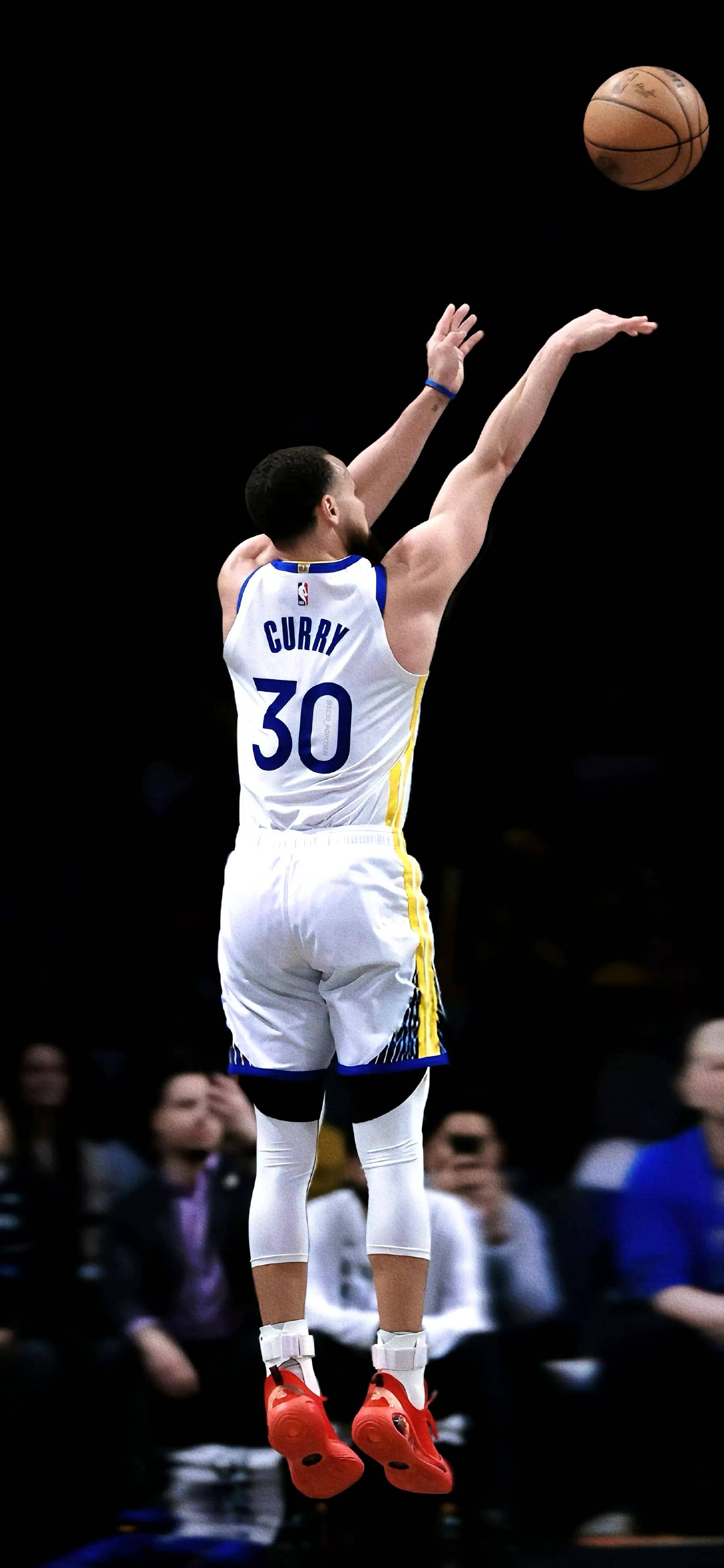 雷霆板凳深度显著，连续六场得分超50分（雷霆替补火力凶猛，已连6战砍下50+分）