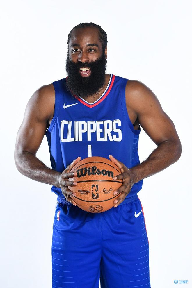 圣诞礼物！东契奇购置103辆电动自行车送湖人球员和工作人员（圣诞大手笔：东契奇为湖人球员及工作人员购置103辆电动自行车）