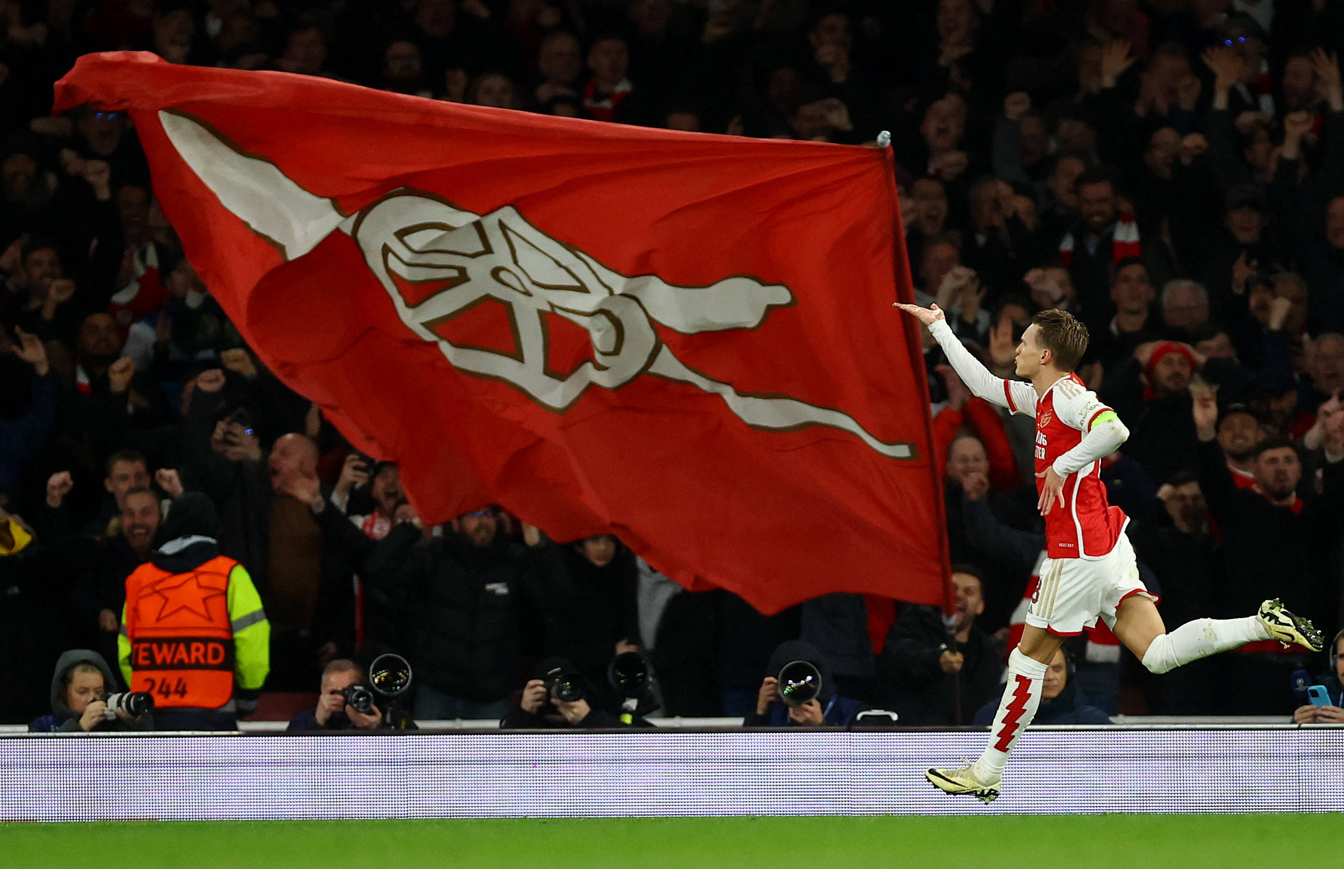 广东队17中4，三分命中（广东队三分17投仅4中）