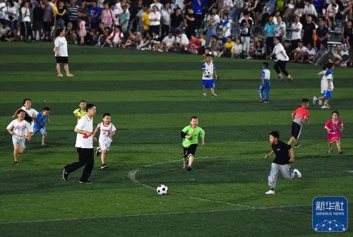 国王主帅：我有很多话想说但会被罚款，所以最好还是别说了（国王主帅：想说很多，但为避罚选择沉默）