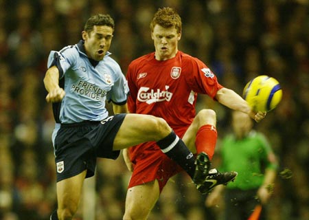 半场战报：那不勒斯1-0尤文，霍伊伦7分钟闪击，内雷斯助攻（半场快报：那不勒斯1-0领先尤文，霍伊伦第7分钟破门，内雷斯送出助攻）