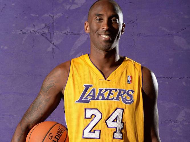 电讯报：穆阿尼佩戴定制面具参加训练，出战阿森纳成疑（电讯报：穆阿尼戴特制面罩参加训练，能否出战阿森纳成疑）