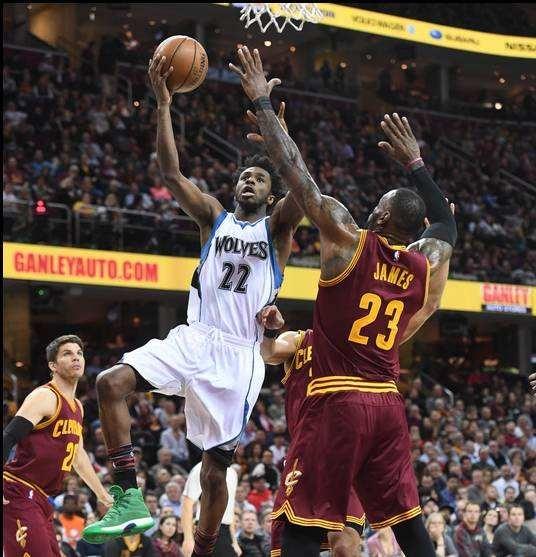 本菲卡旧将路易松晒照说在学习，照片显示他问AI足球总监职责（本菲卡名宿路易松晒学习照：向AI请教足球总监的职责）