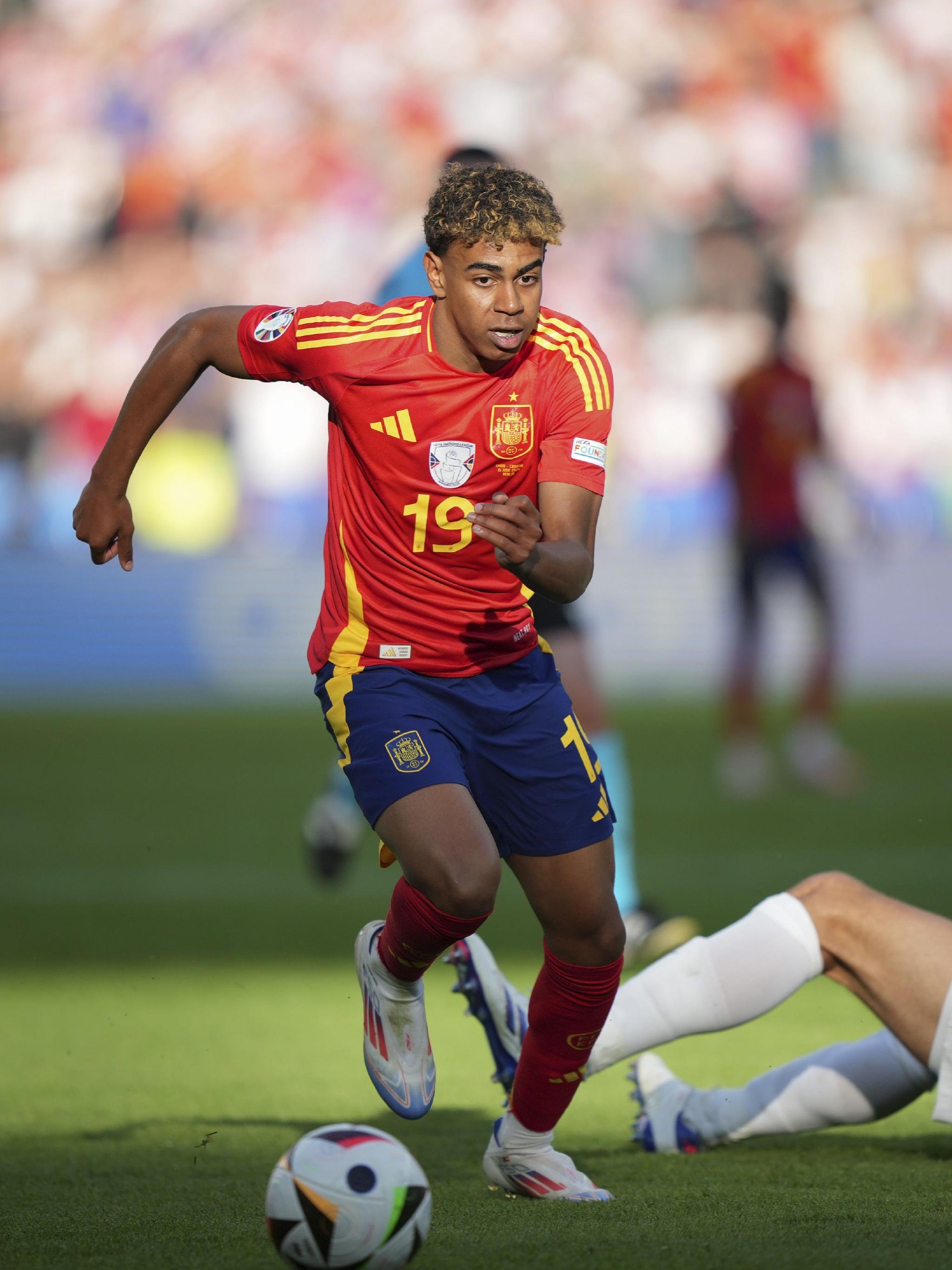 布斯克茨、阿尔巴正式退役，巴萨队长特尔施特根送祝福（布斯克茨与阿尔巴官宣退役，巴萨队长特尔施特根送上祝福）